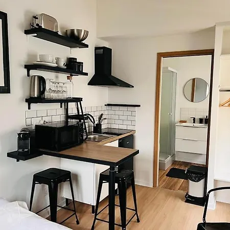 La Petite Grange - 5 Mn Gare Sncf - Wifi & Netflix Appartement Niort Buitenkant foto