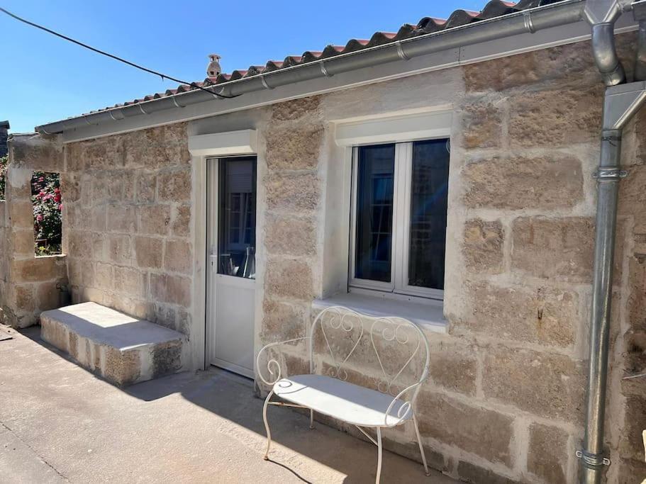 La Petite Grange - 5 Mn Gare Sncf - Wifi & Netflix Apartment Niort